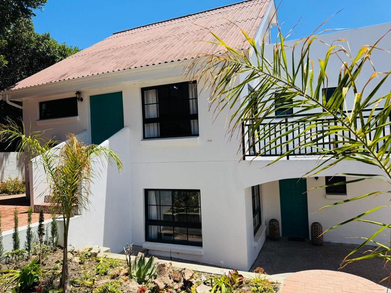 To Let 5 Bedroom Property for Rent in Sandbaai Western Cape